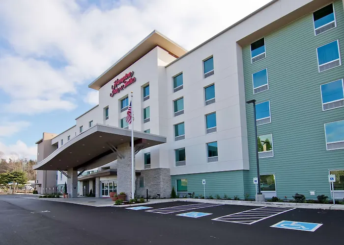 Hampton Inn & Suites Bellevue Downtown/Seattle