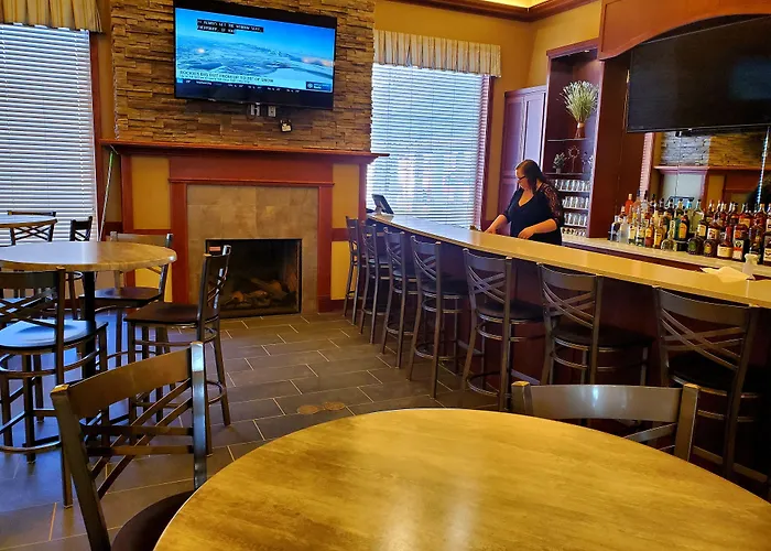 Clarion Hotel & Suites Williston