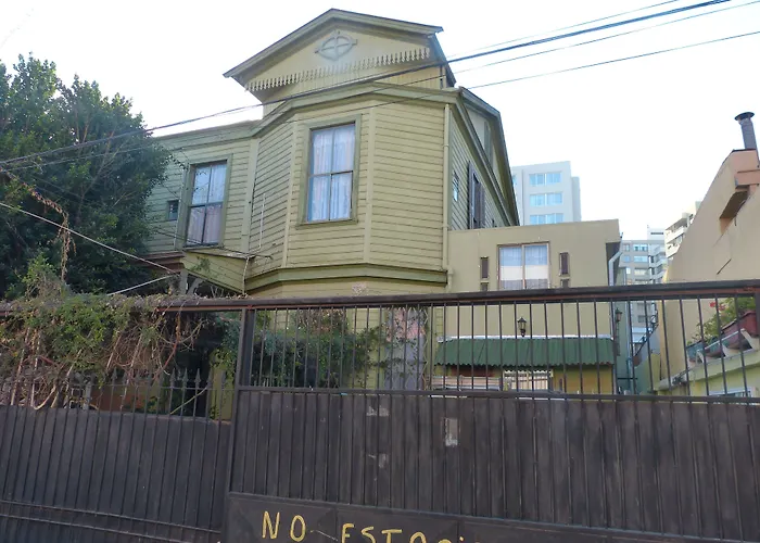 Hostal Residencia Blest Gana