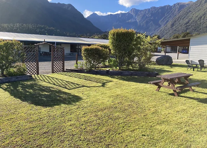 Lake Matheson Motel