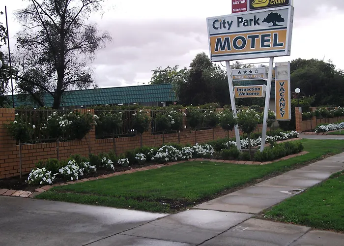 City Park Motel And Apartments