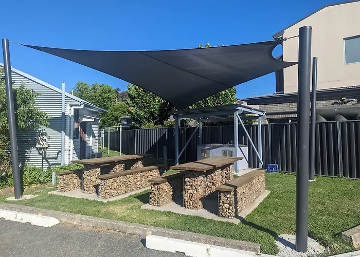 Canberra Ave Villas