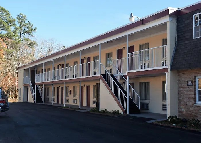 Fort Eustis Inn