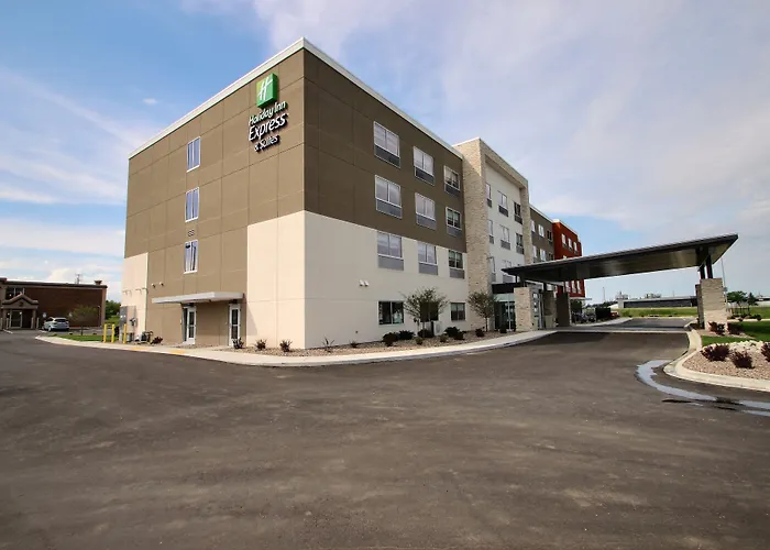Holiday Inn Express & Suites Fond Du Lac By Ihg