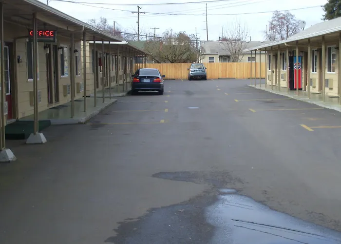 Cascade City Center Motel