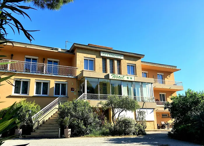 Logis Hotel Le Clement V Roquemaure 