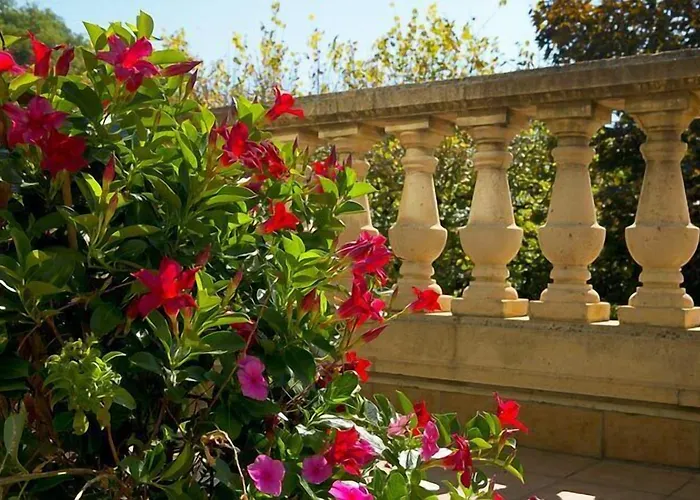Hôtel Restaurant Plaisance-Piscine couverte et chauffée- Proche Sarlat- Vitrac 