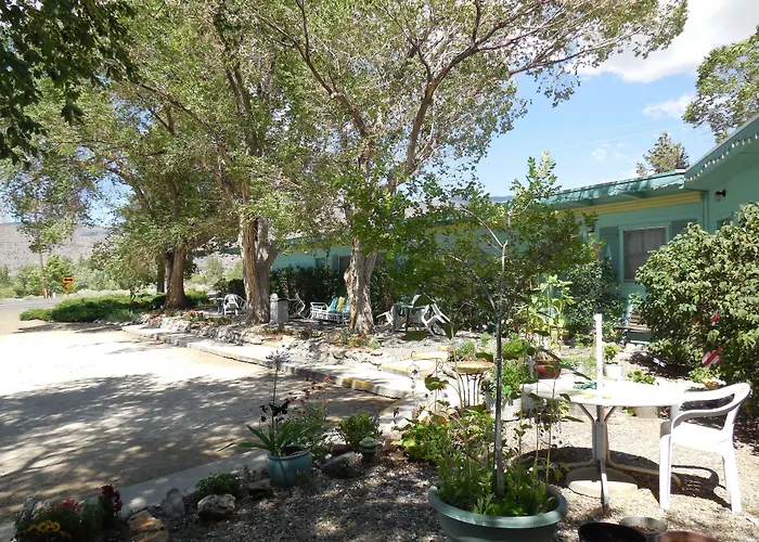 The Historic West Walker Motel