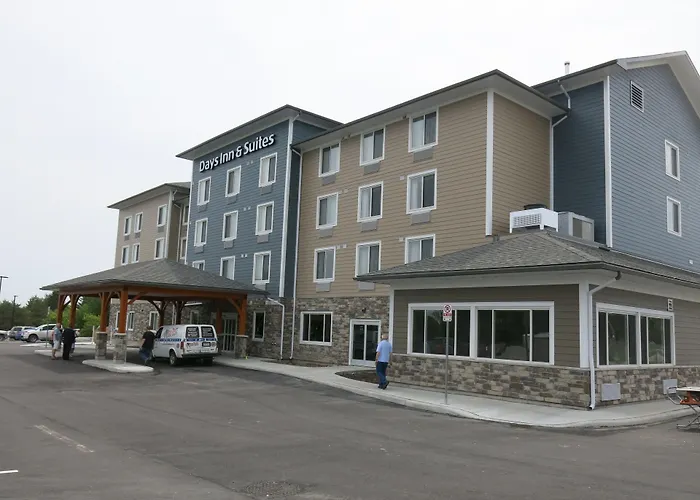 Days Inn & Suites By Wyndham Lindsay