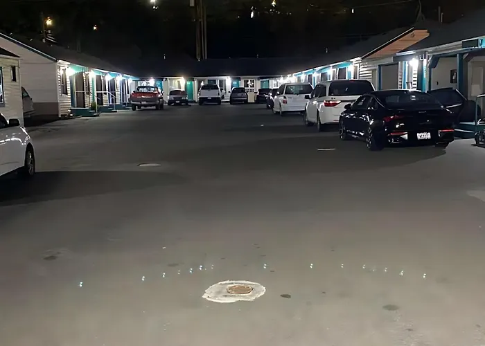 Tacoma Center Motel