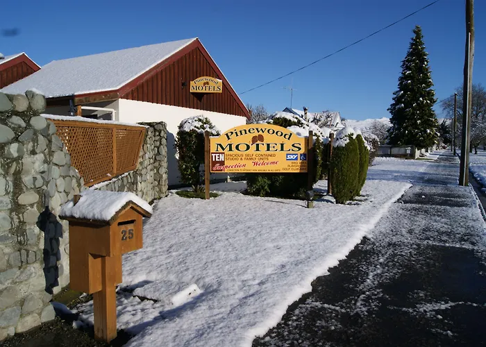 Pinewood Motels