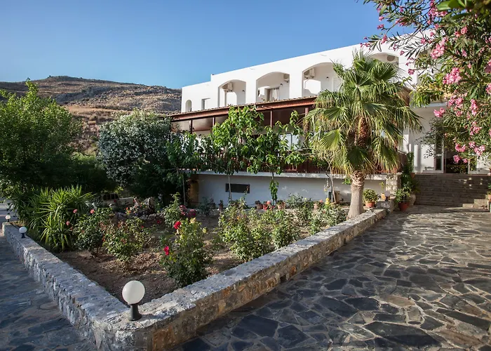 Ammoudi Hotel