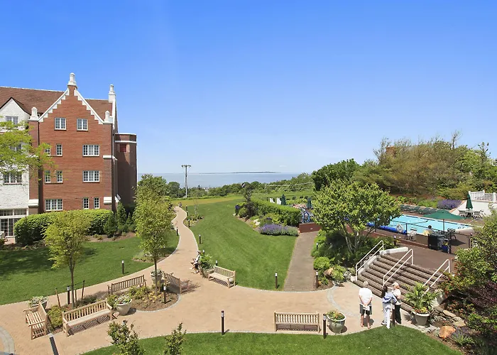 Montauk Manor