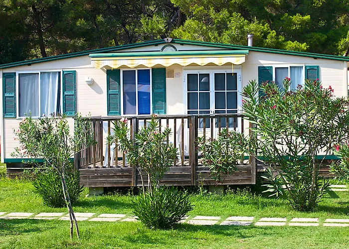 Arena Stupice Camping Homes Premantura