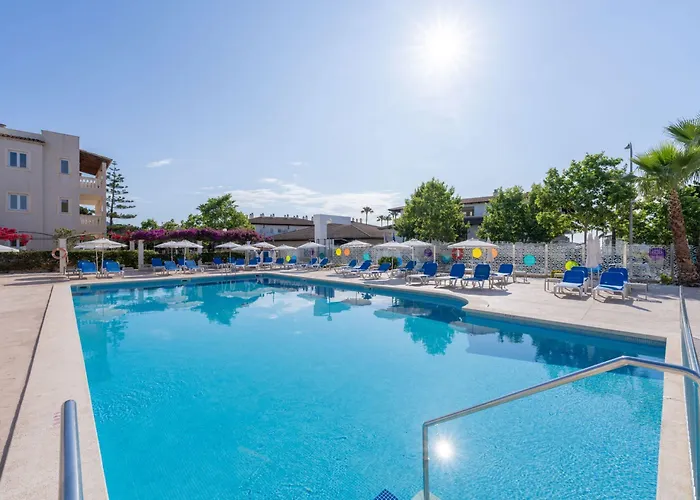 Globales Isabel Aparthotel Cala Bona 