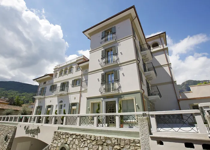 Hotel Al Campanile - Luxury Suites & Apartments Baveno