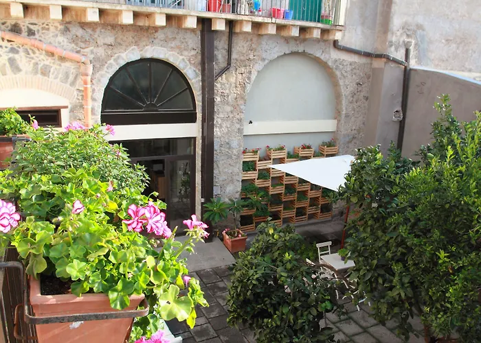 B&B - ComeinSicily CortedeiLimoni - Charming&Rel Acireale