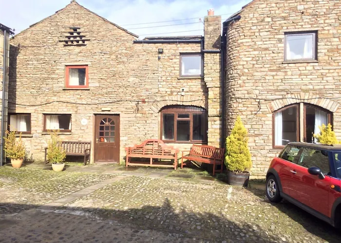 The Fox & Hounds Inn