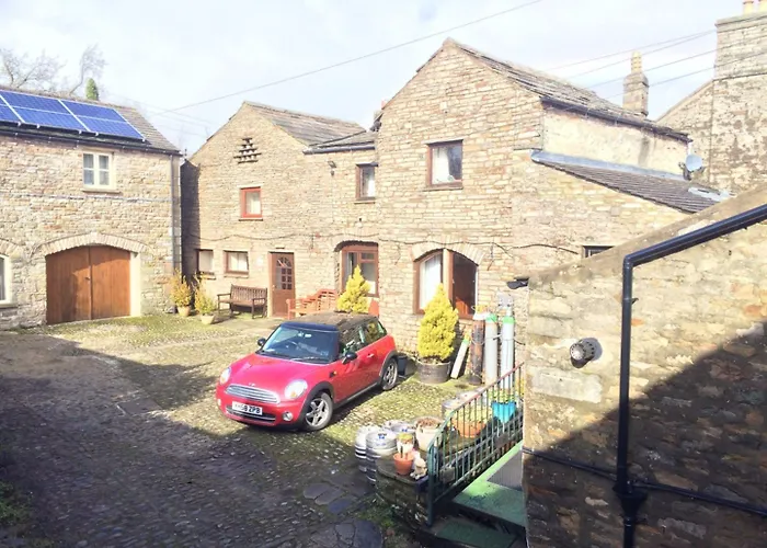 The Fox & Hounds Inn