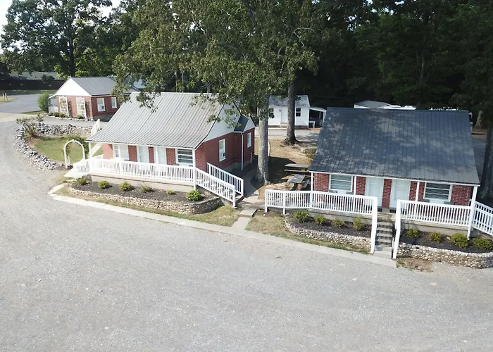 Early American Motel