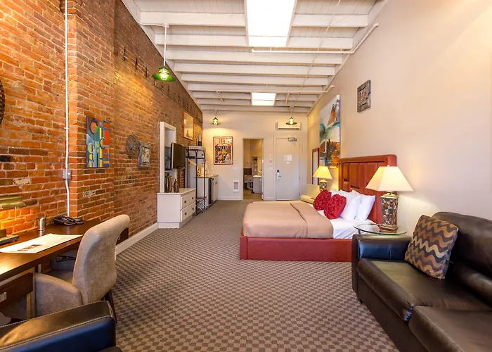 Retro Suites Hotel