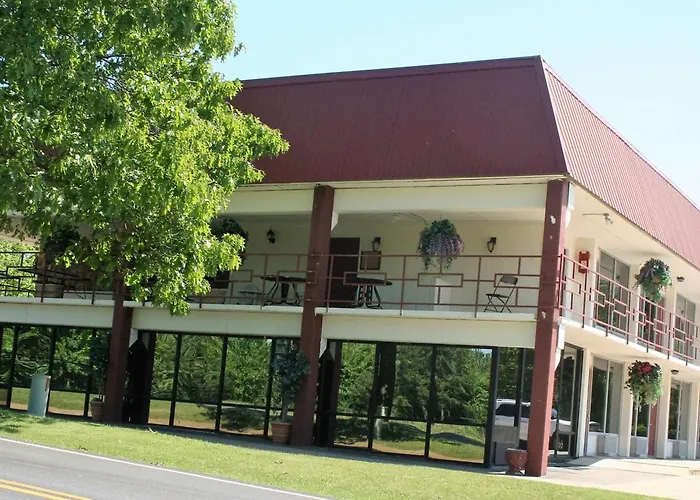 Passion Play Road Inn - Formerly Statue Road Inn Eureka Springs