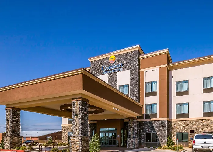 Comfort Inn & Suites Moore - Oklahoma City
