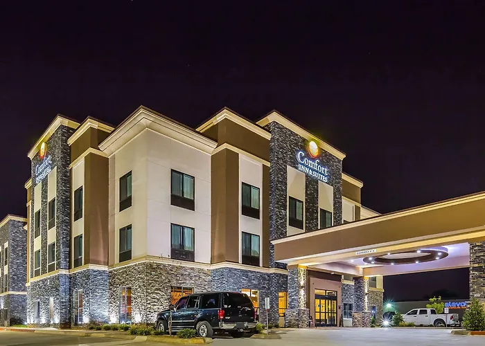 Comfort Inn & Suites Moore - Oklahoma City