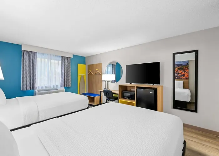 Days Inn By Wyndham Bath Area