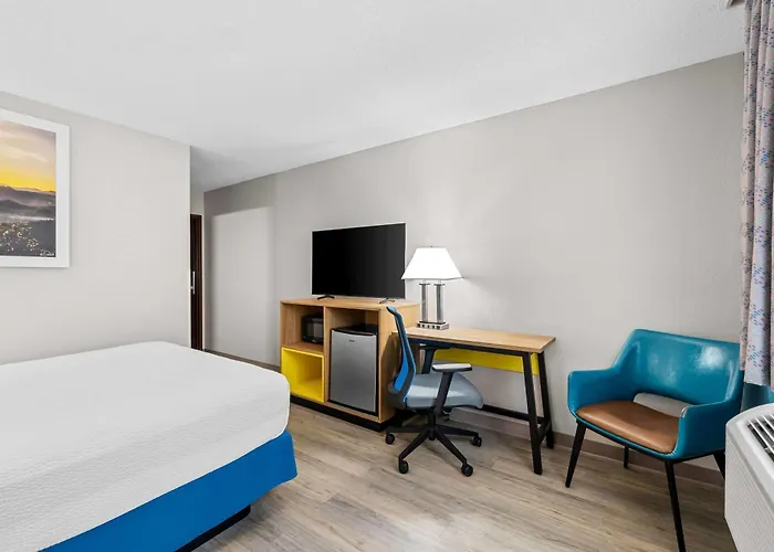 Days Inn By Wyndham Bath Area