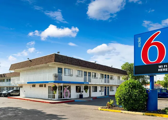 Motel 6-, Mt