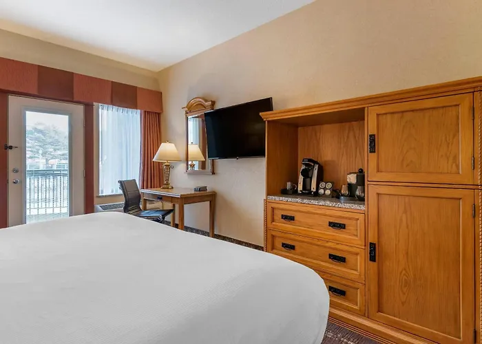 Kathryn Riverfront Inn, An Ascend Collection