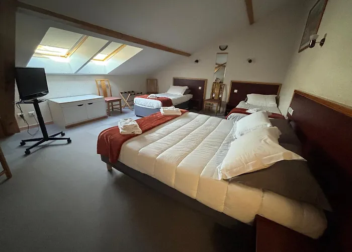 Hotel Les Hirondelles Orcines