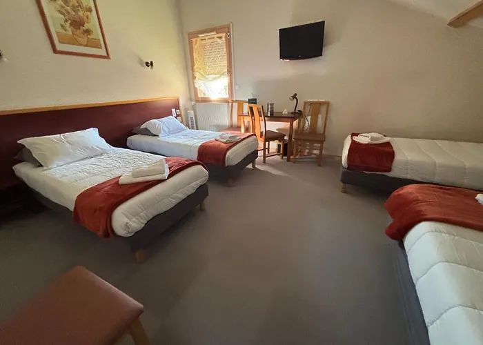 Hotel Les Hirondelles à Orcines