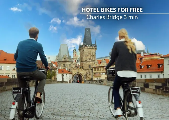 Josephine Old Town Square - Czech Leading s