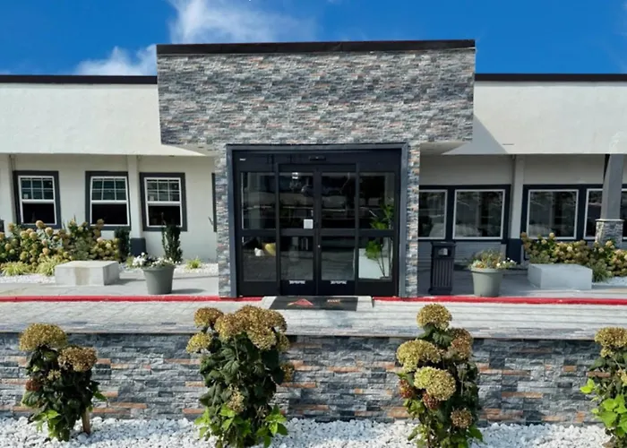 Lx Hotel, Powered By Acw Circle