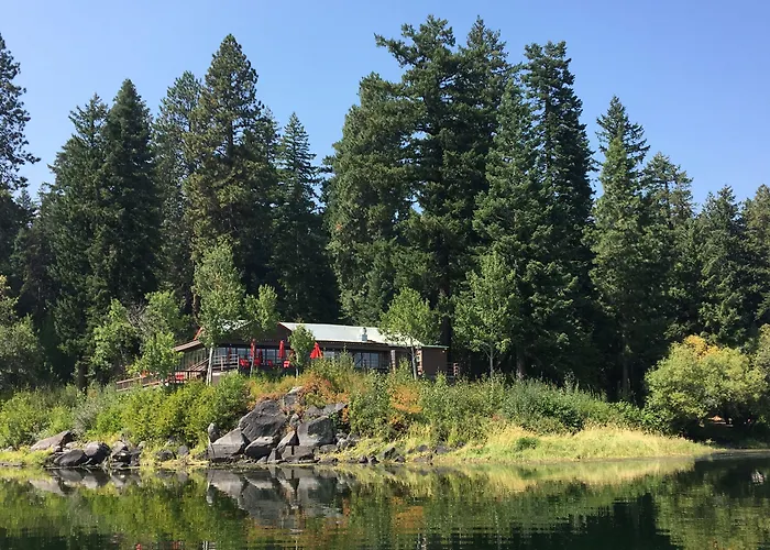 Crater Lake Gateway-Rocky Point Resort
