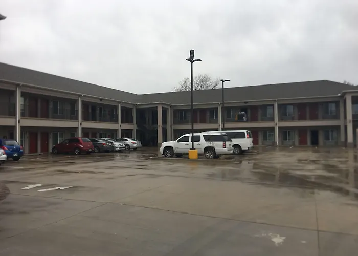 Catoosa Inn & Suites