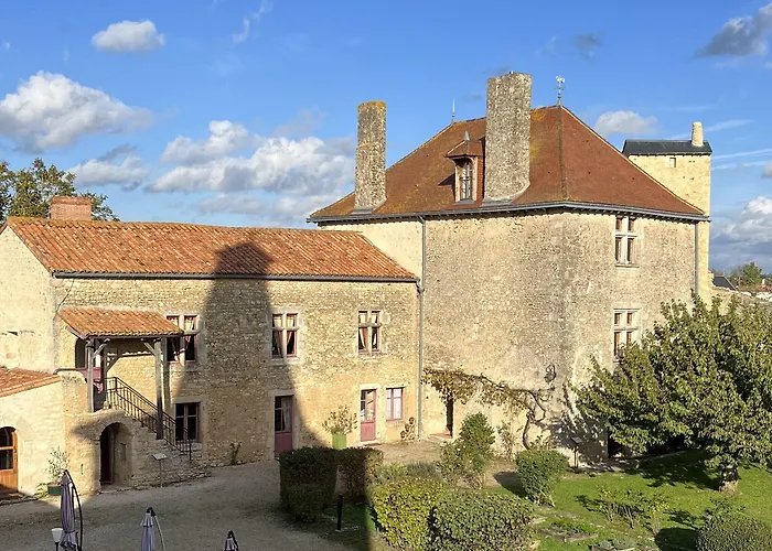 Le Vieux Chateau