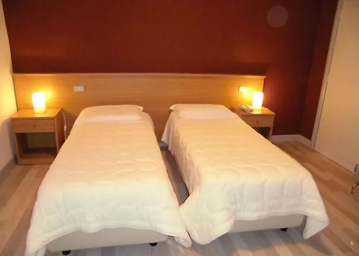 Hotel Mirella E Ristorante Bar Don Bacco