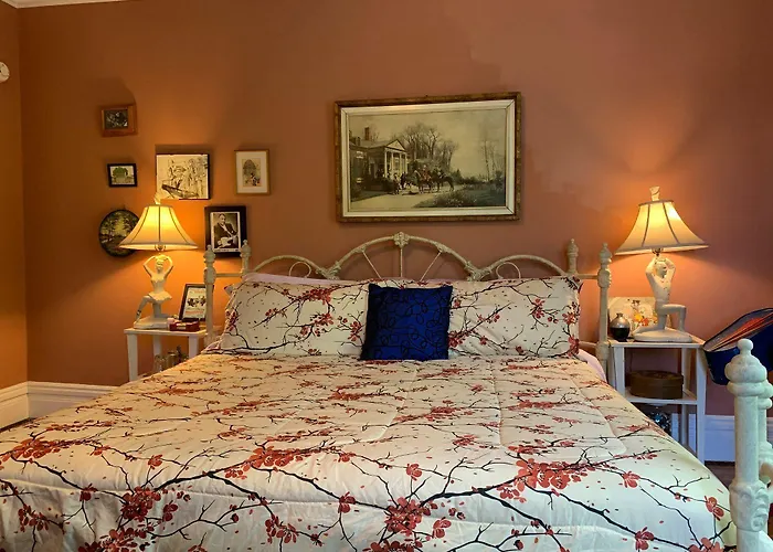 Inn Upon Moon River Plantation