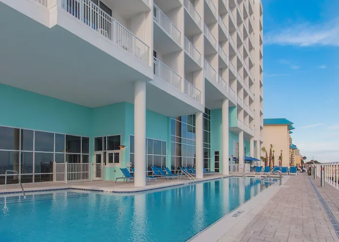 Hampton Inn & Suites -Beachfront