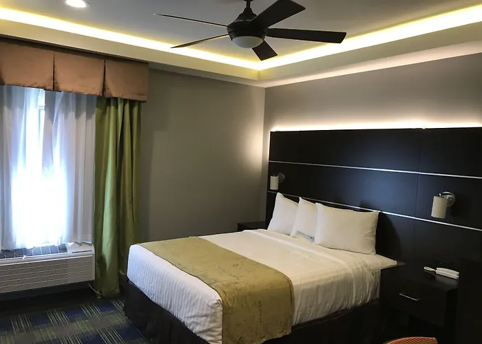 Days Inn & Suites By Wyndham Port Arthur