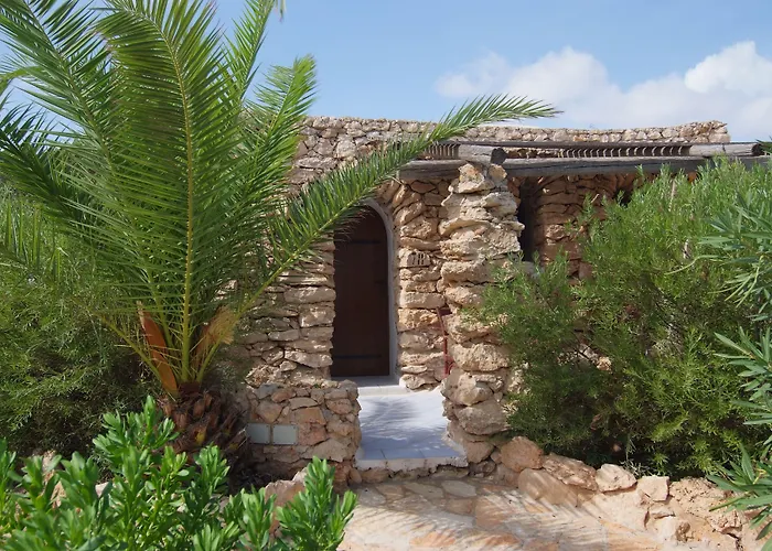 I Dammusi Di Borgo Cala Creta