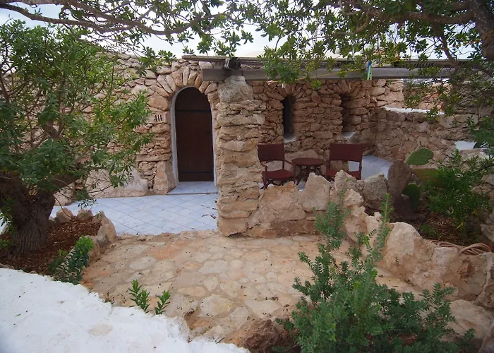 I Dammusi Di Borgo Cala Creta