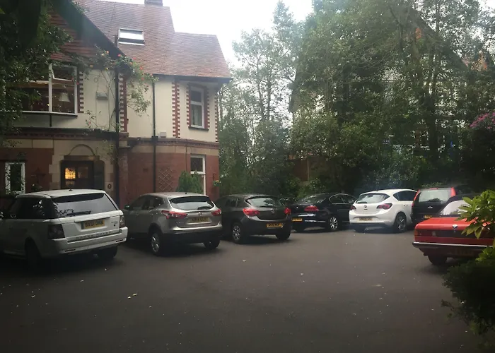 Oakfield Lodge Guest House Stockport