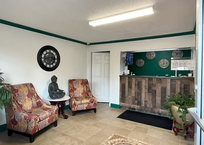 Pinetree Inn