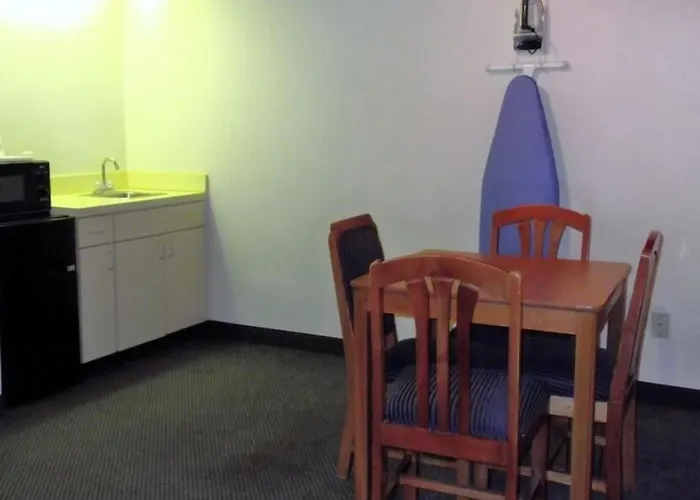 Amerihost Inn & Suites Fulton
