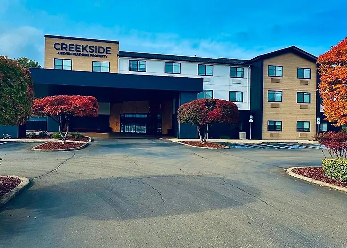Creekside & Suites