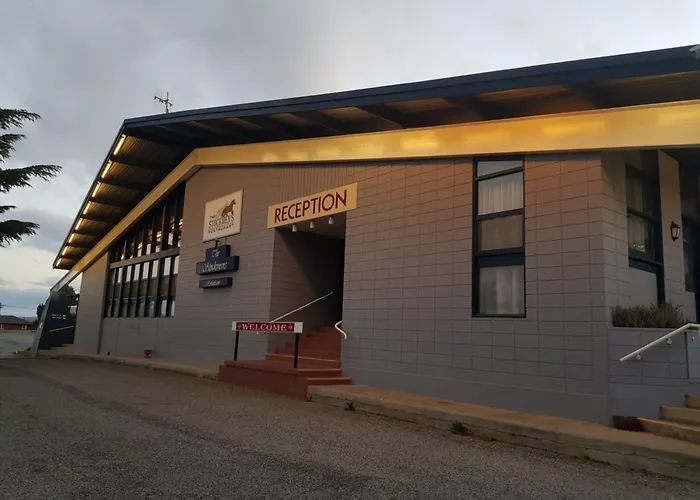 Snow Season Motor Inn